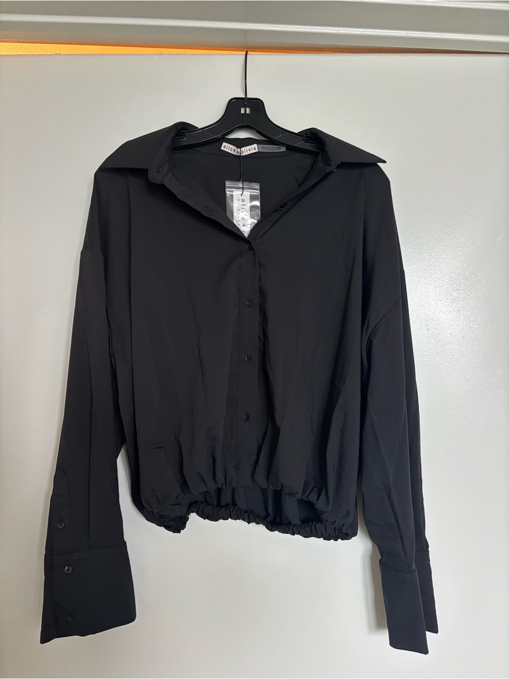 Alice + Olivia Black Button-Front Collared Blouse